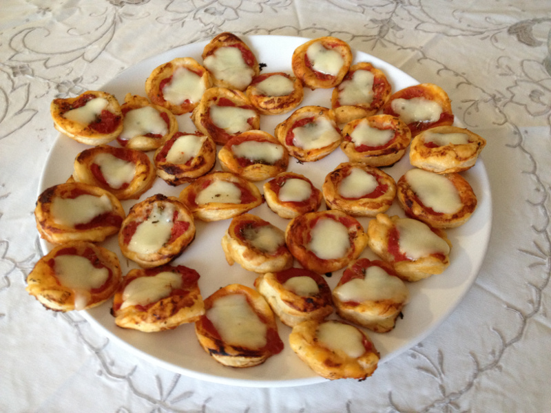 FLAKY PASTRY SMALL PIZZAS