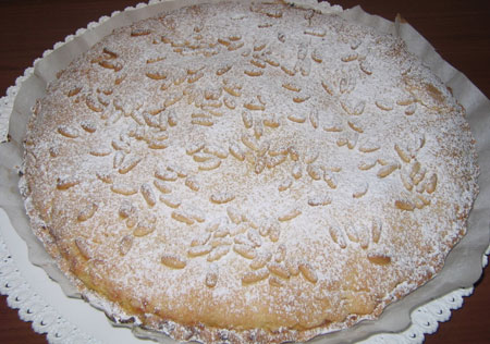 GRANDMA'S CAKE